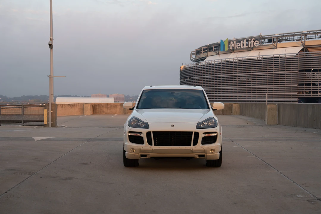 2010 Porsche 955/957 Cayenne GTS - Image 6 of 31
