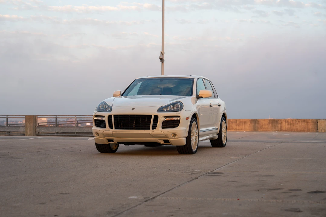 2010 Porsche 955/957 Cayenne GTS - Image 10 of 31
