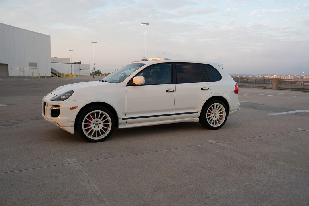 2010 Porsche 955/957 Cayenne GTS - Image 14 of 31