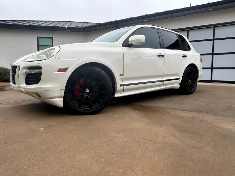 2010 Porsche 955/957 Cayenne GTS - Image 10 of 31