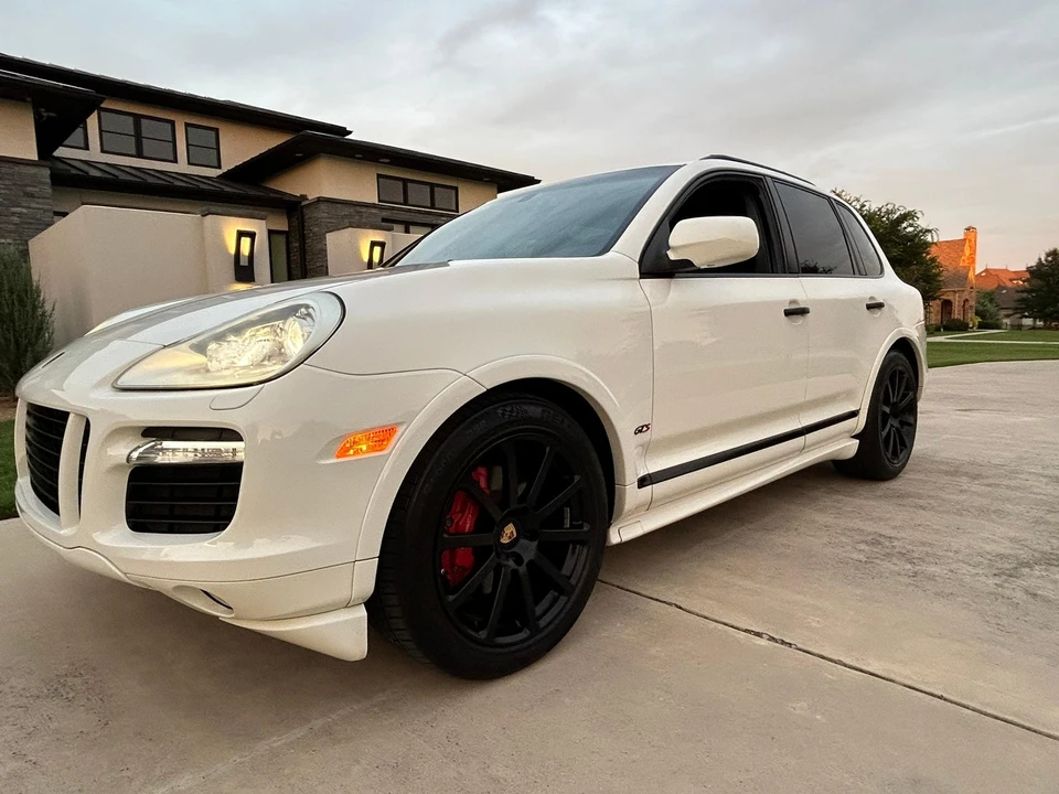 2010 Porsche 955/957 Cayenne GTS - Image 9 of 31