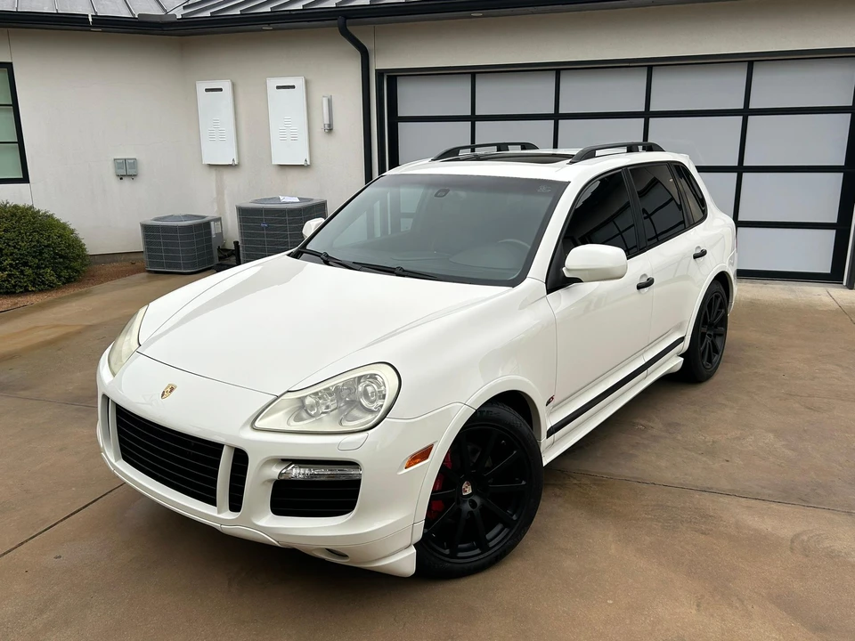 2010 Porsche 955/957 Cayenne GTS - Image 8 of 31