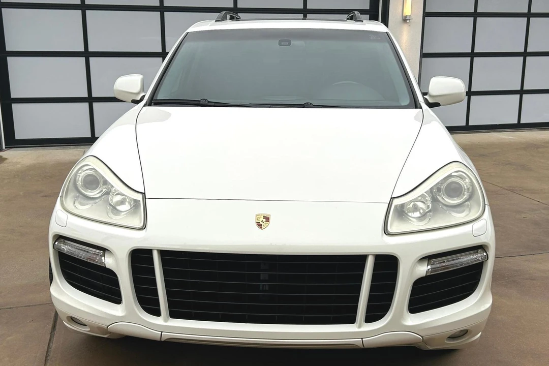 2010 Porsche 955/957 Cayenne GTS - Image 2 of 31