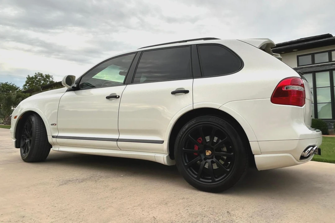 2010 Porsche 955/957 Cayenne GTS - Image 4 of 31