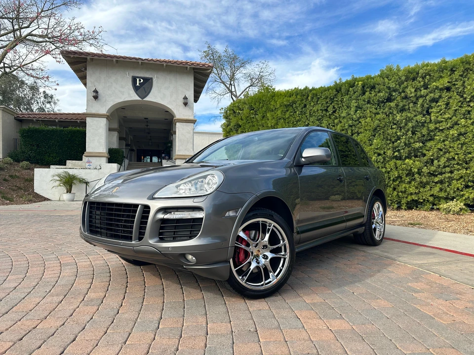 2010 Porsche 955/957 Cayenne GTS - Image 12 of 31