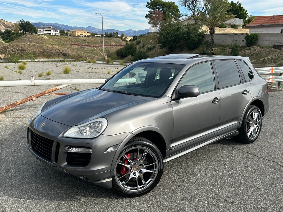 2010 Porsche 955/957 Cayenne GTS - Image 15 of 31