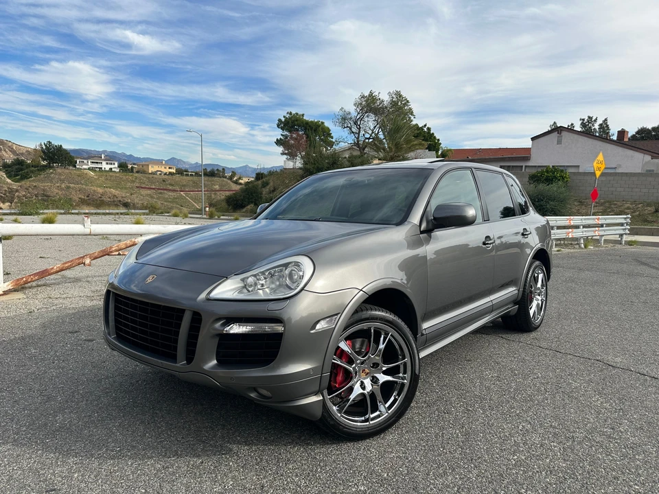 2010 Porsche 955/957 Cayenne GTS - Image 13 of 31