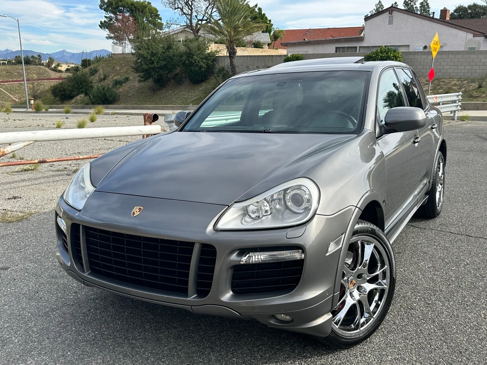 2010 Porsche 955/957 Cayenne GTS - Image 11 of 31