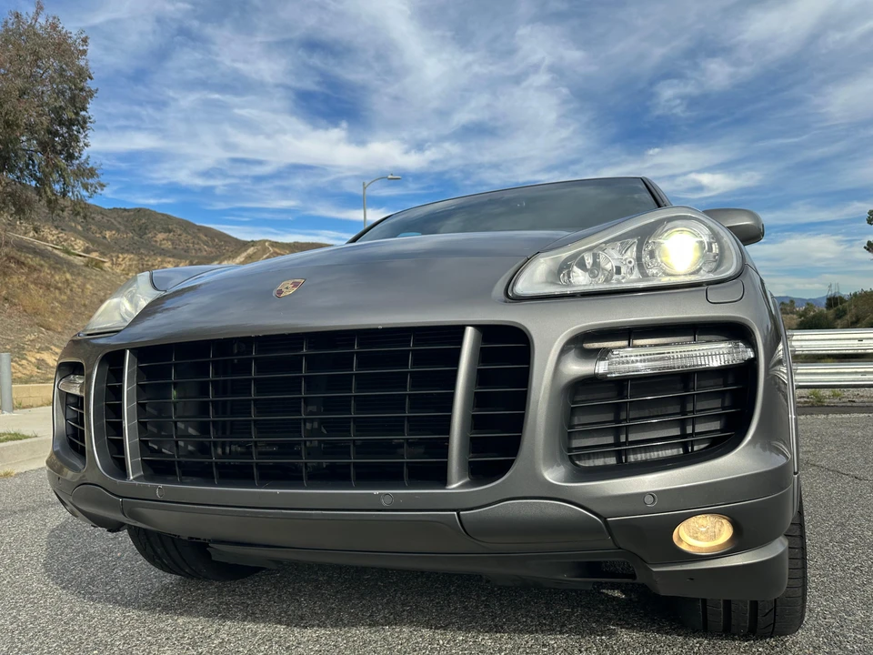2010 Porsche 955/957 Cayenne GTS - Image 10 of 31