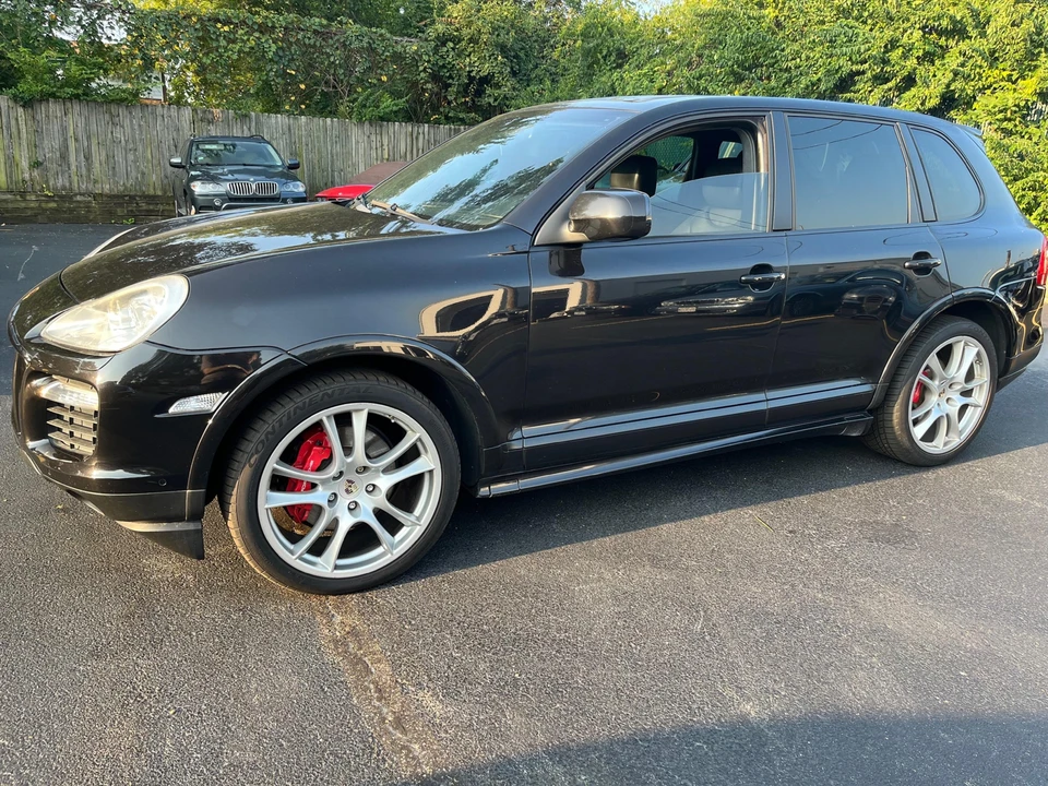 2010 Porsche 955/957 Cayenne GTS - Image 12 of 31