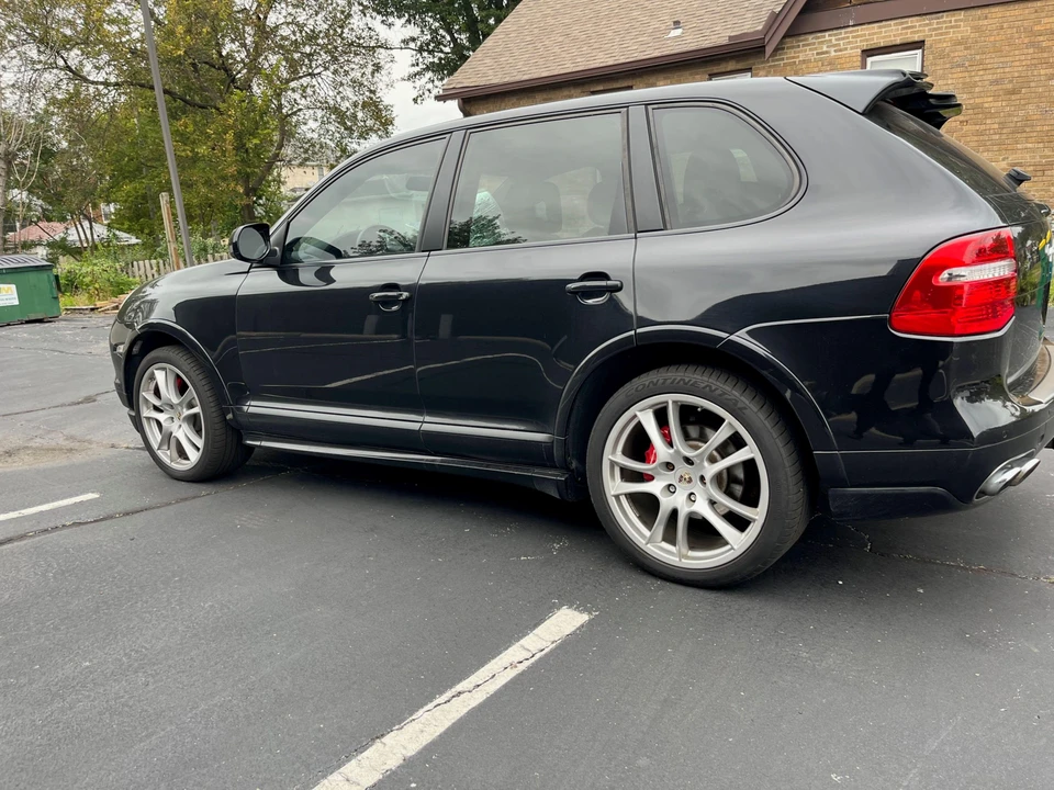 2010 Porsche 955/957 Cayenne GTS - Image 15 of 31