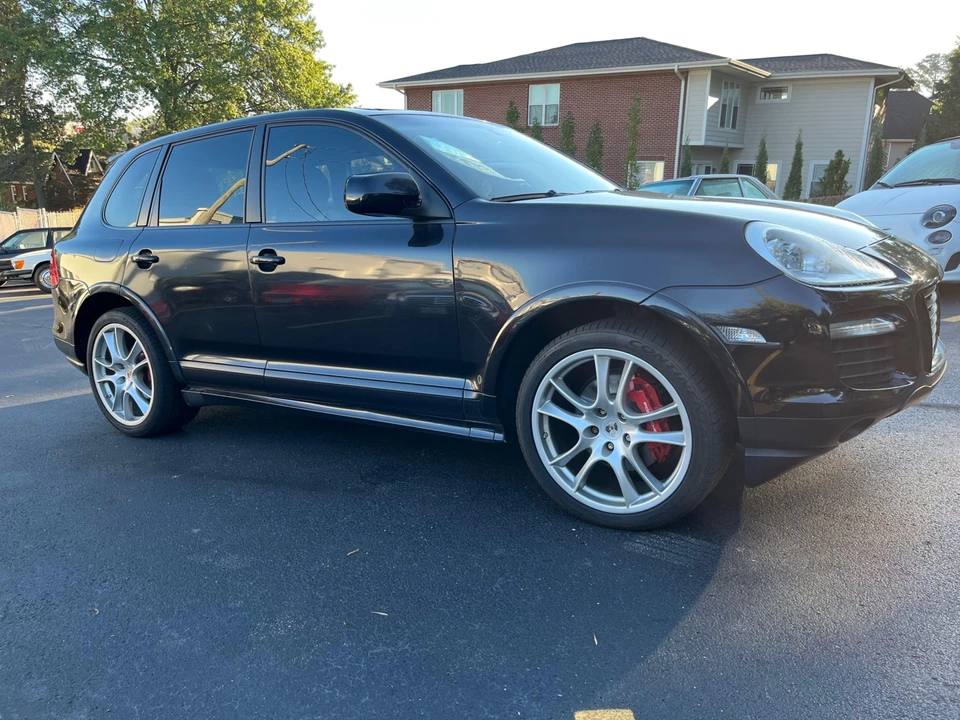 2010 Porsche 955/957 Cayenne GTS - Image 24 of 31