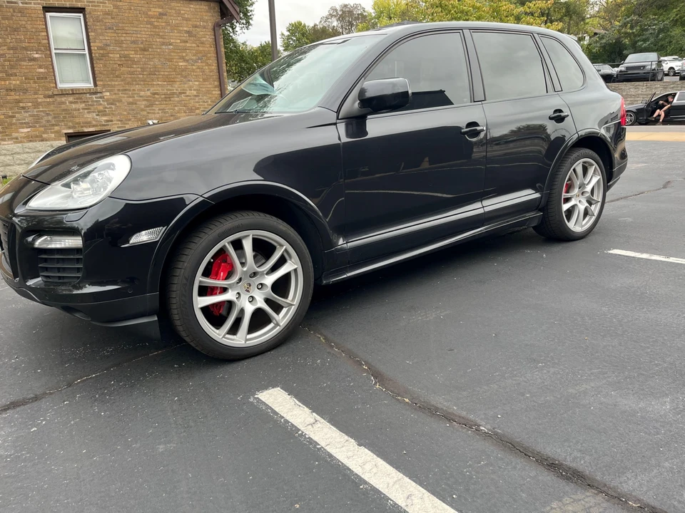 2010 Porsche 955/957 Cayenne GTS - Image 10 of 31