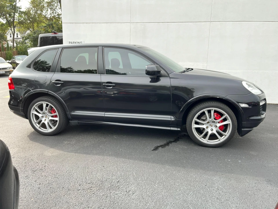 2010 Porsche 955/957 Cayenne GTS - Image 23 of 31