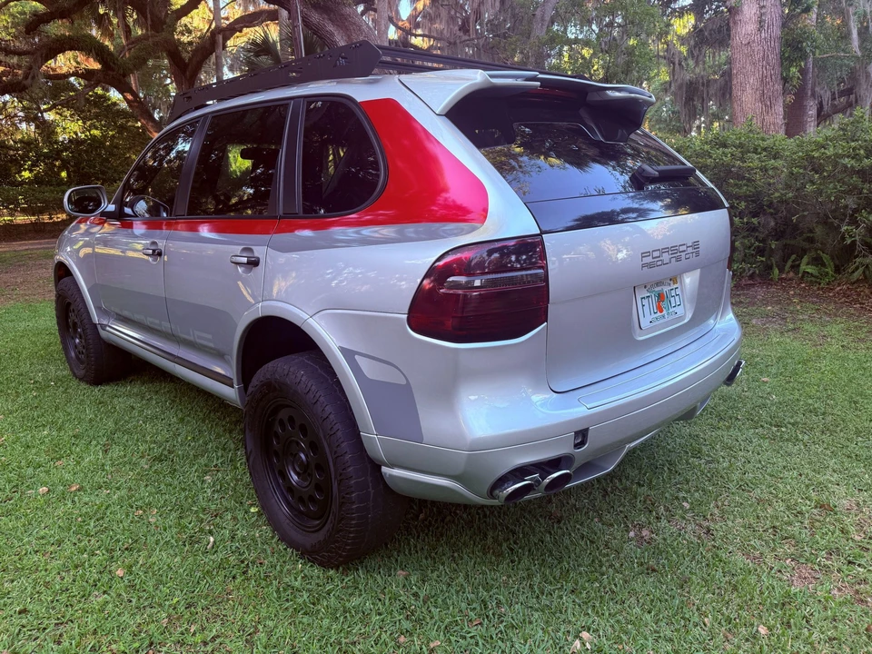 2010 Porsche 955/957 Cayenne GTS - Image 13 of 31