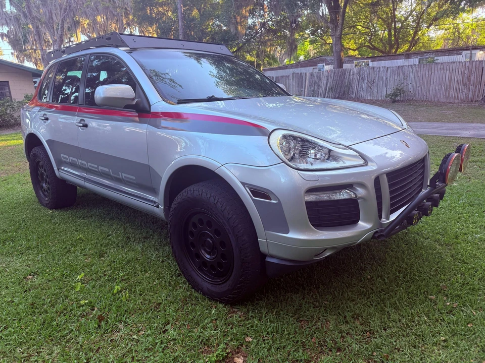 2010 Porsche 955/957 Cayenne GTS - Image 6 of 31