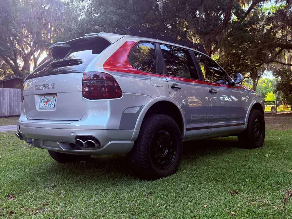 2010 Porsche 955/957 Cayenne GTS - Image 9 of 31