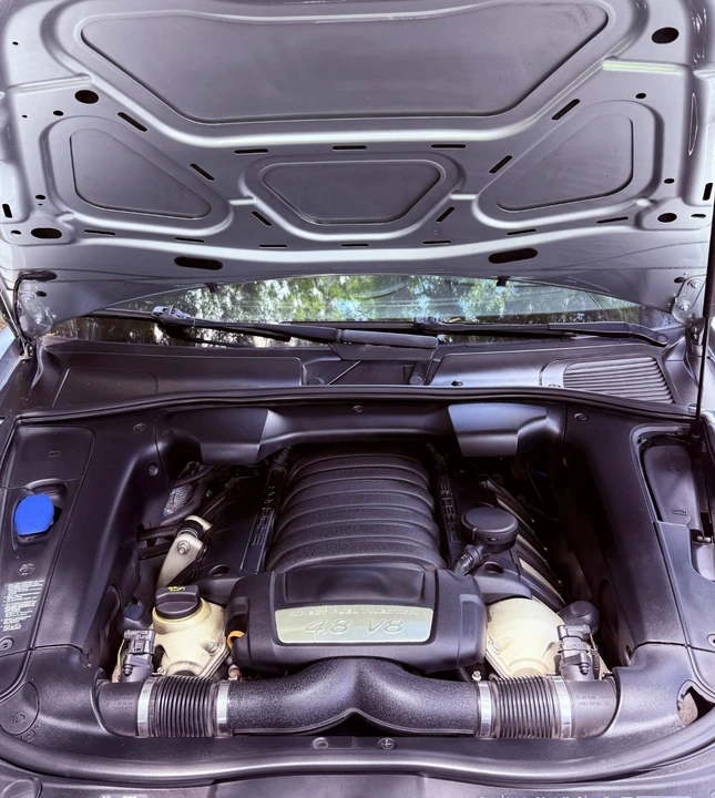 2010 Porsche 955/957 Cayenne GTS - Image 13 of 31