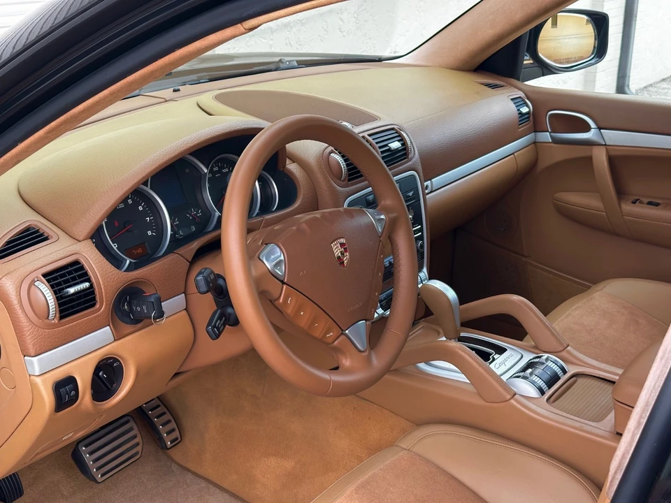 2010 Porsche 955/957 Cayenne GTS - Image 15 of 31
