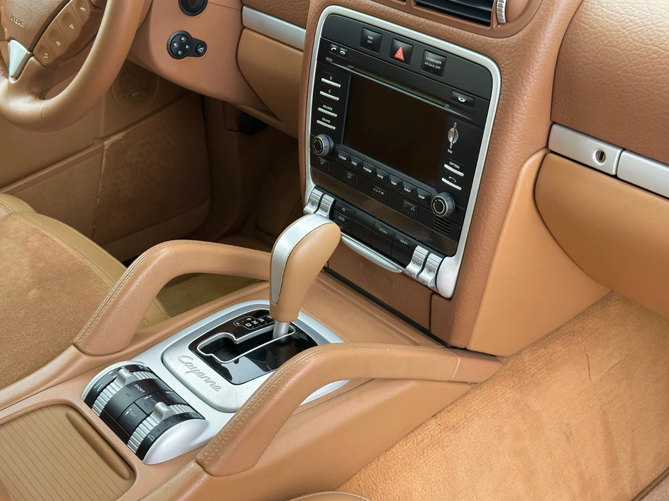 2010 Porsche 955/957 Cayenne GTS - Image 25 of 31