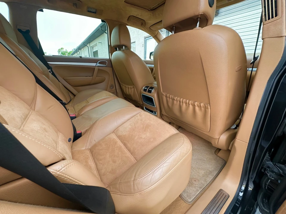 2010 Porsche 955/957 Cayenne GTS - Image 26 of 31