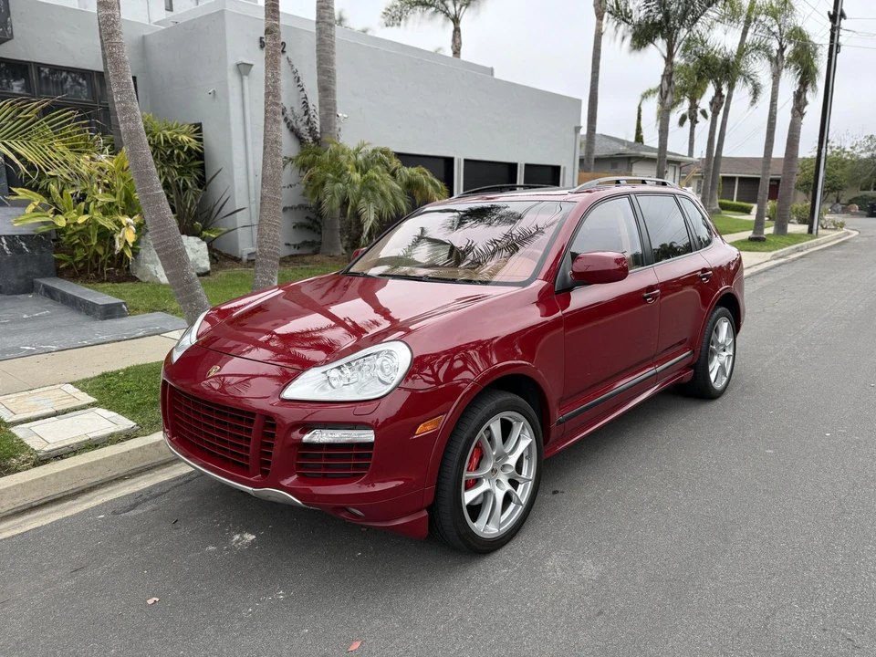 2010 Porsche 955/957 Cayenne GTS - Image 2 of 31