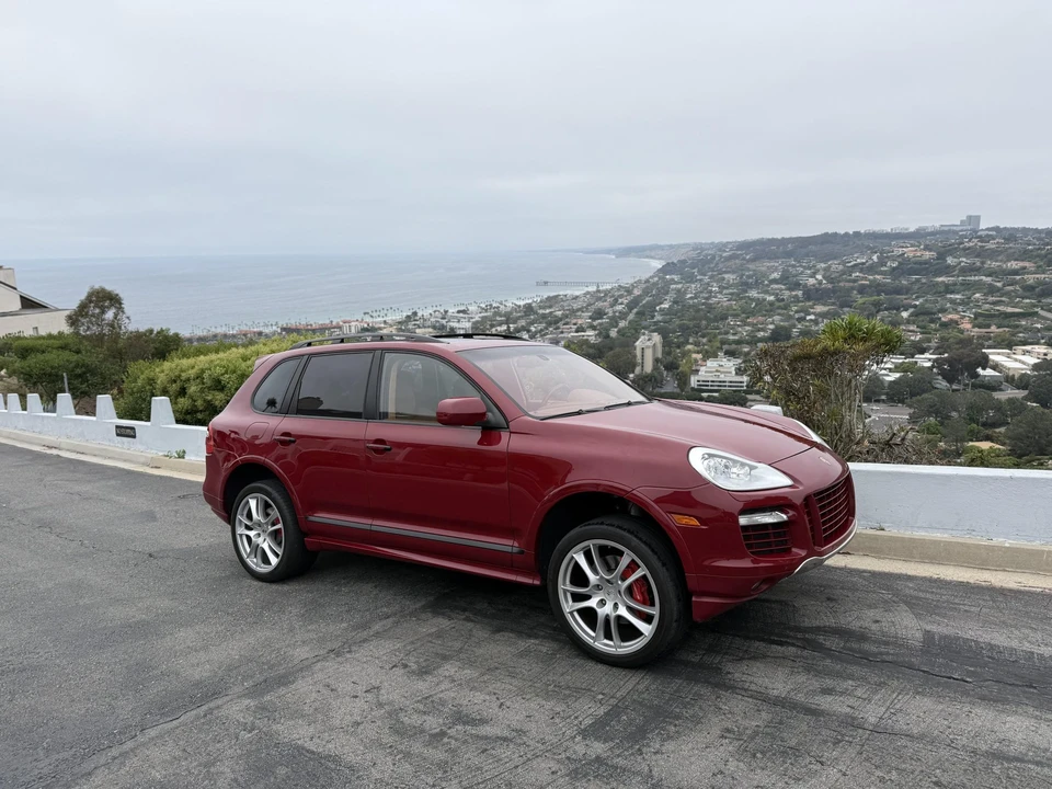 2010 Porsche 955/957 Cayenne GTS - Image 8 of 31