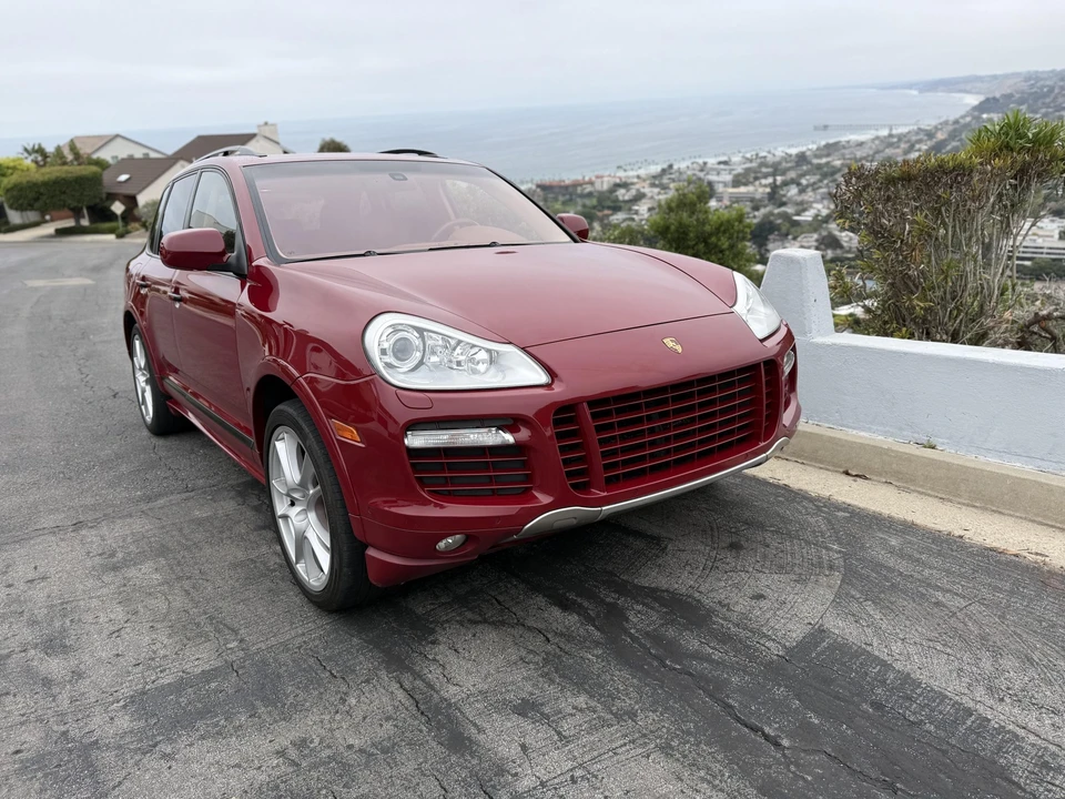 2010 Porsche 955/957 Cayenne GTS - Image 12 of 31