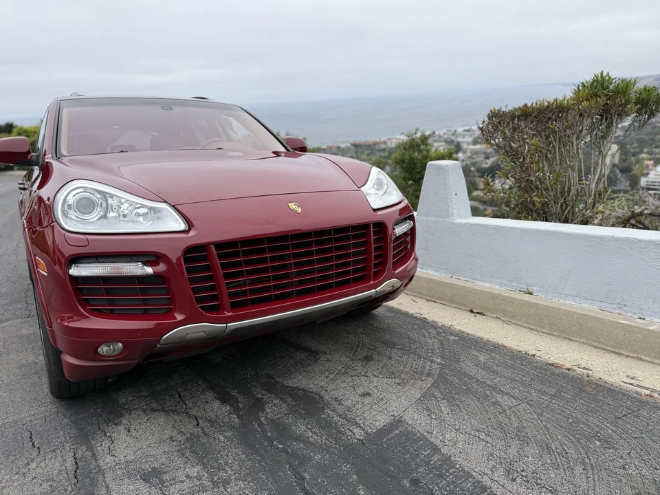 2010 Porsche 955/957 Cayenne GTS - Image 14 of 31