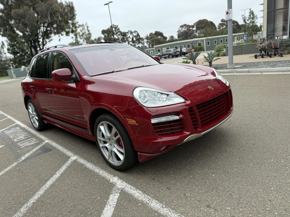 2010 Porsche 955/957 Cayenne GTS - Image 30 of 31