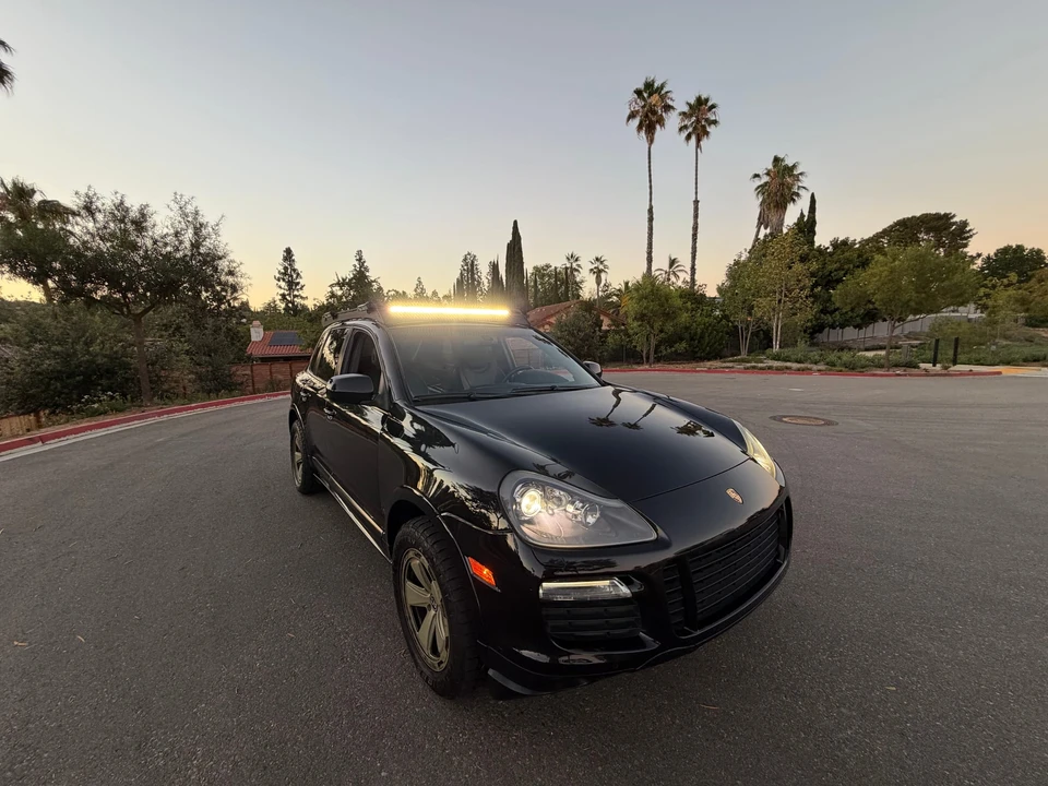 2010 Porsche 955/957 Cayenne GTS - Image 8 of 31