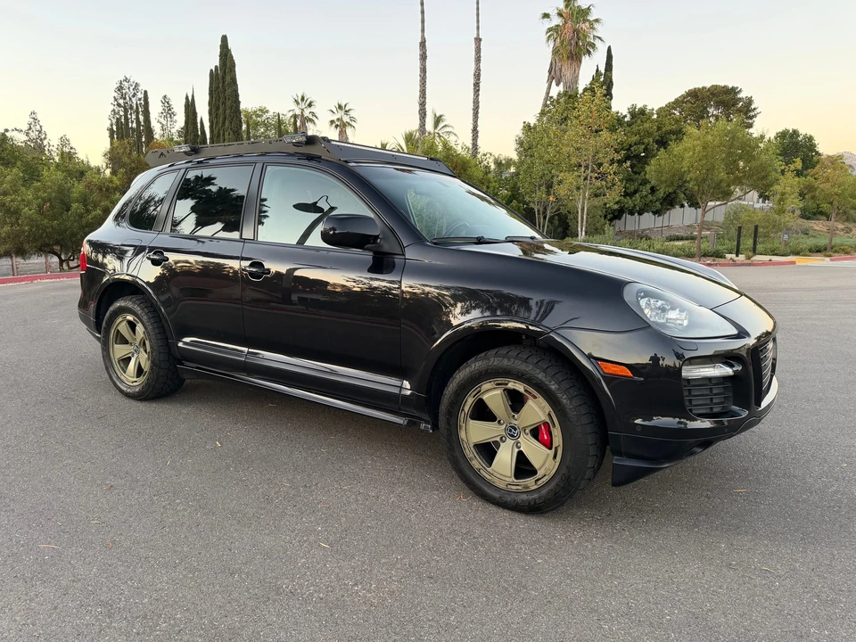 2010 Porsche 955/957 Cayenne GTS - Image 10 of 31