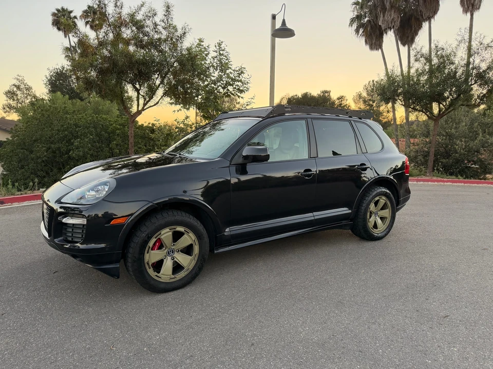 2010 Porsche 955/957 Cayenne GTS - Image 2 of 31