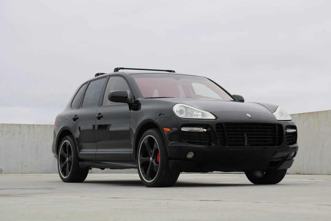 2010 Porsche 955/957 Cayenne GTS - Image 2 of 31