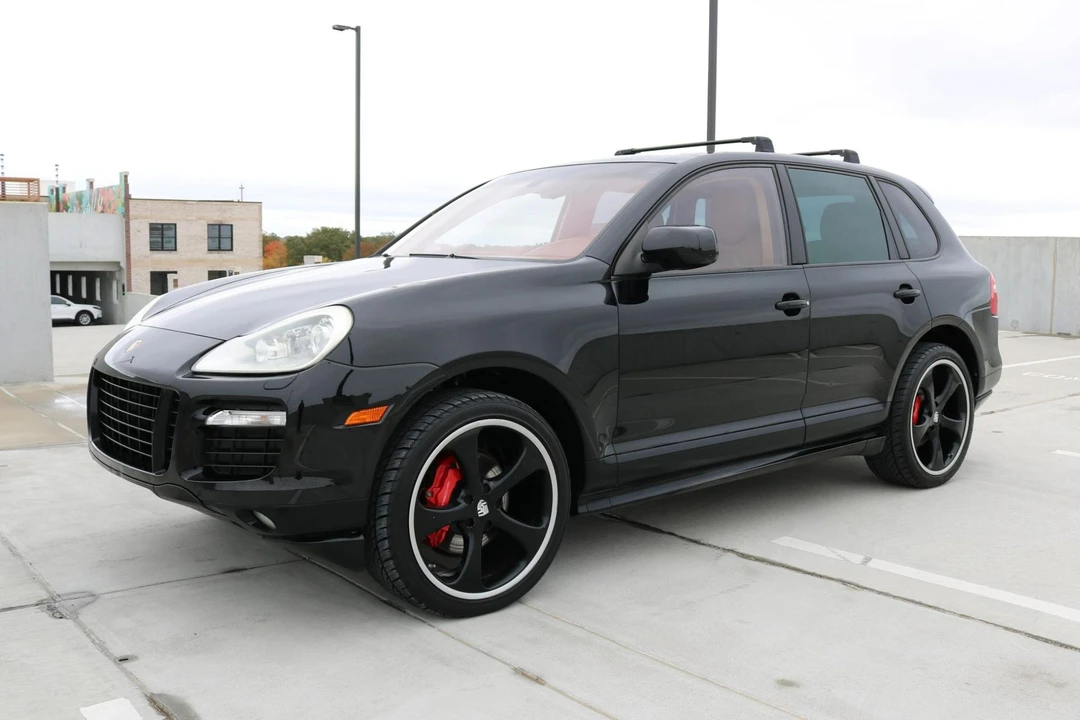 2010 Porsche 955/957 Cayenne GTS - Image 10 of 31