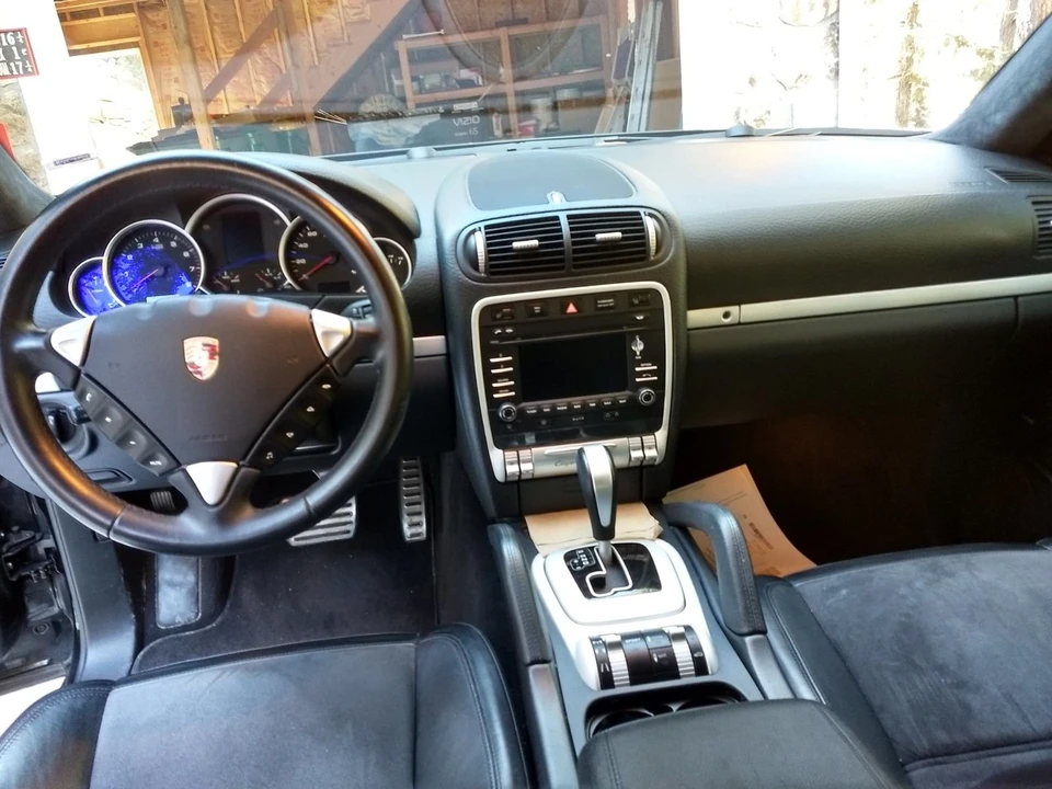 2010 Porsche 955/957 Cayenne GTS - Image 9 of 14