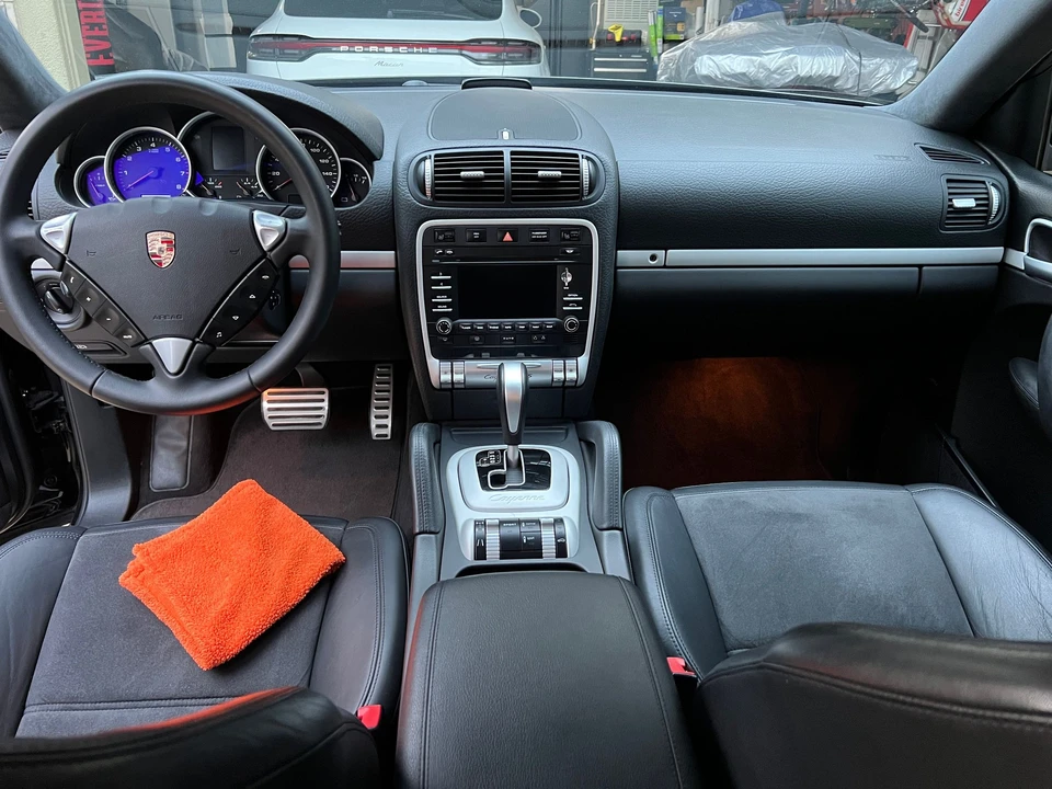 2010 Porsche 955/957 Cayenne GTS - Image 9 of 15