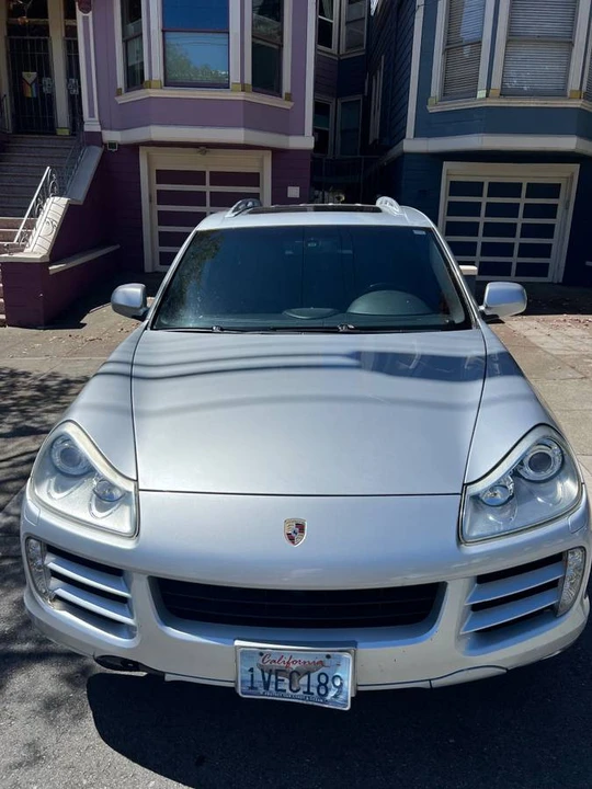 2010 Porsche 955/957 Cayenne - Image 2 of 8