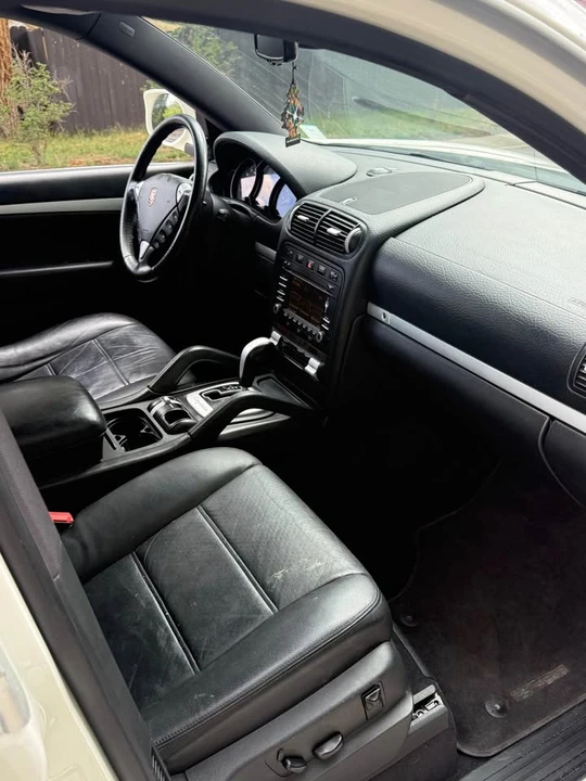 2010 Porsche 955/957 Cayenne - Image 8 of 8