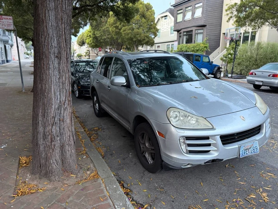 2010 Porsche 955/957 Cayenne - Image 2 of 14