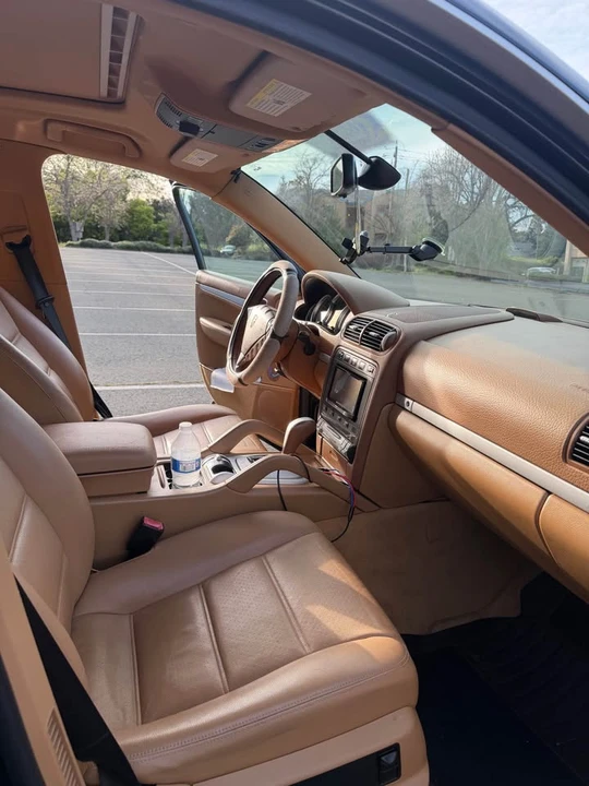 2010 Porsche 955/957 Cayenne S - Image 10 of 11