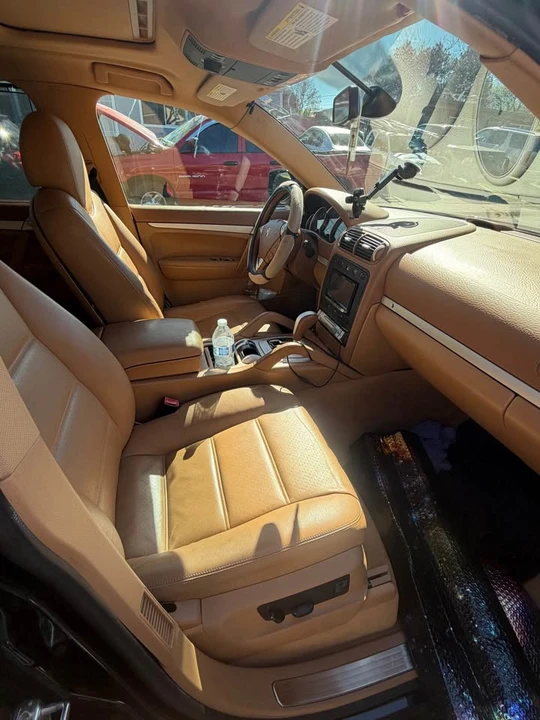 2010 Porsche 955/957 Cayenne S - Image 6 of 11