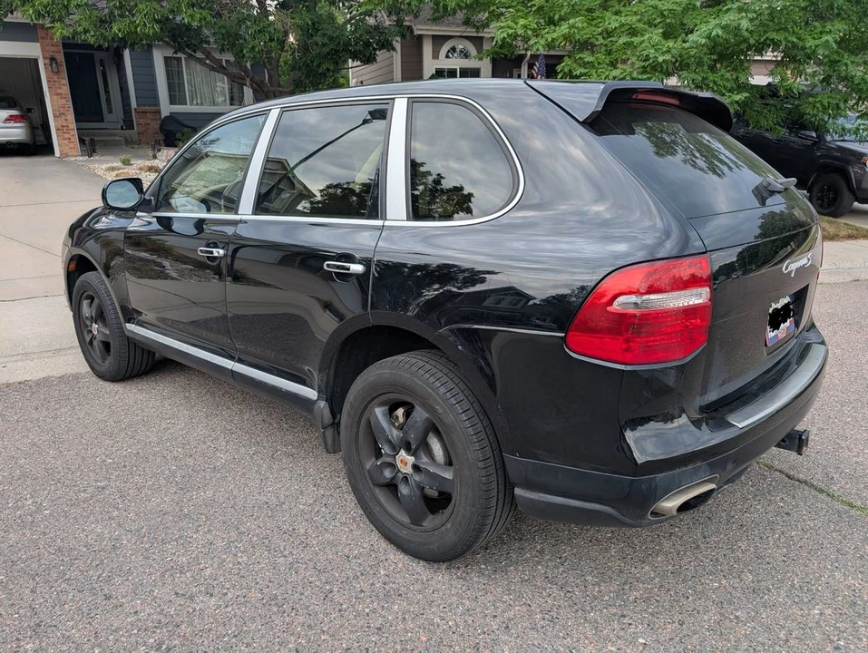 2010 Porsche 955/957 Cayenne S - Image 2 of 15
