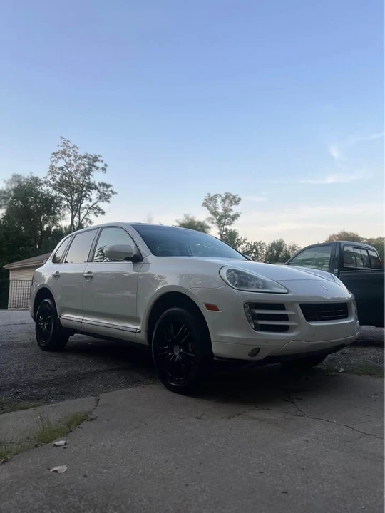 2010 Porsche 955/957 Cayenne S - Image 2 of 7