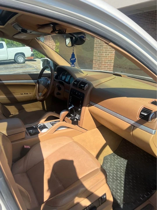 2010 Porsche 955/957 Cayenne S - Image 6 of 7