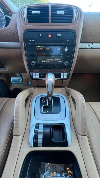 2010 Porsche 955/957 Cayenne S - Image 2 of 10