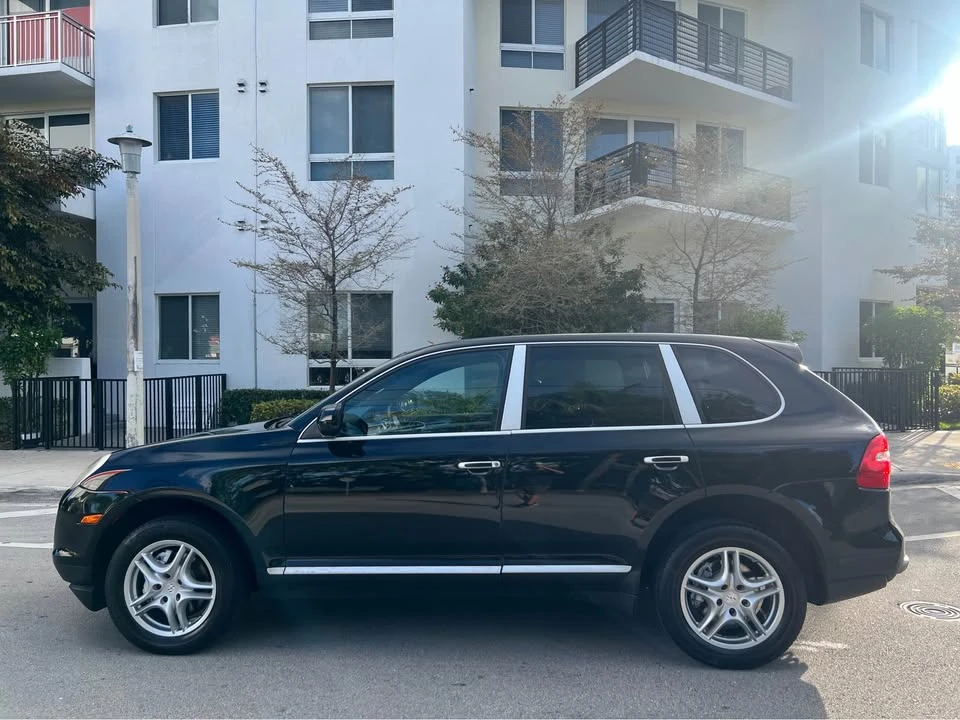 2010 Porsche 955/957 Cayenne S - Image 2 of 20