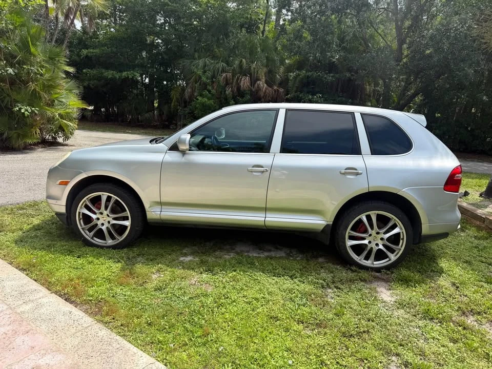 2010 Porsche 955/957 Cayenne S - Image 7 of 16