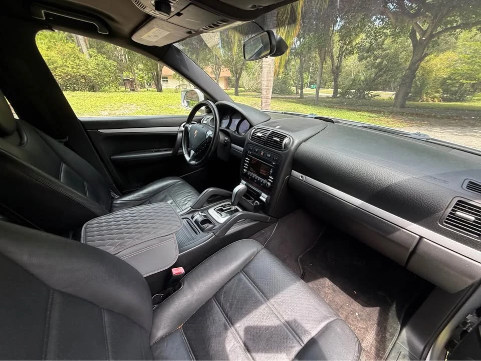 2010 Porsche 955/957 Cayenne S - Image 13 of 16
