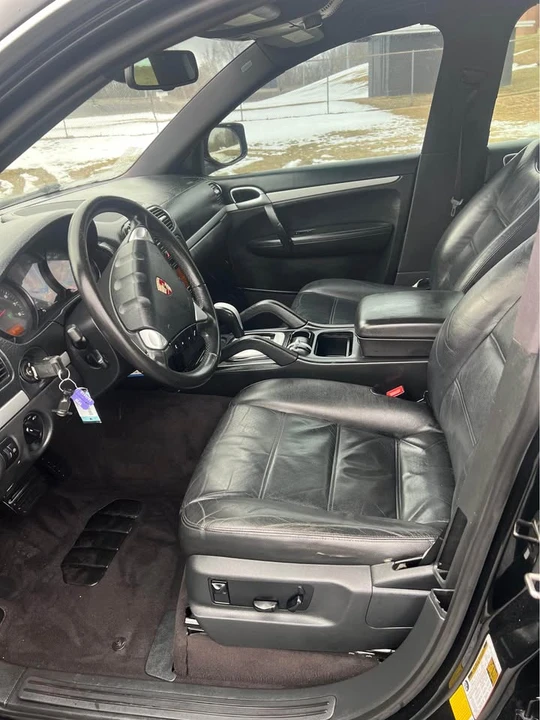 2010 Porsche 955/957 Cayenne S - Image 16 of 20